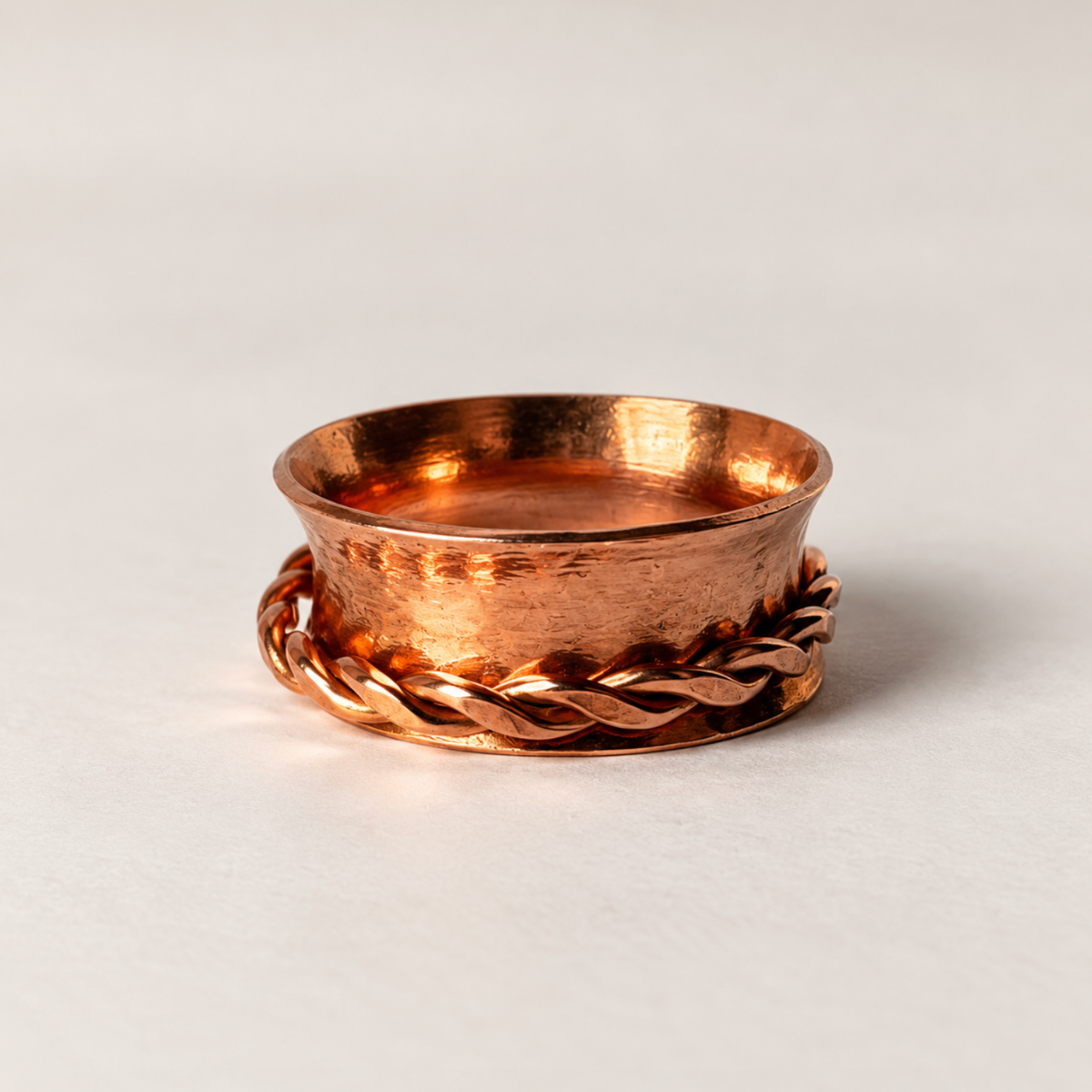 Handgjord fidgetring/spinnerring i koppar, Rastlös ro, Omsmyckat